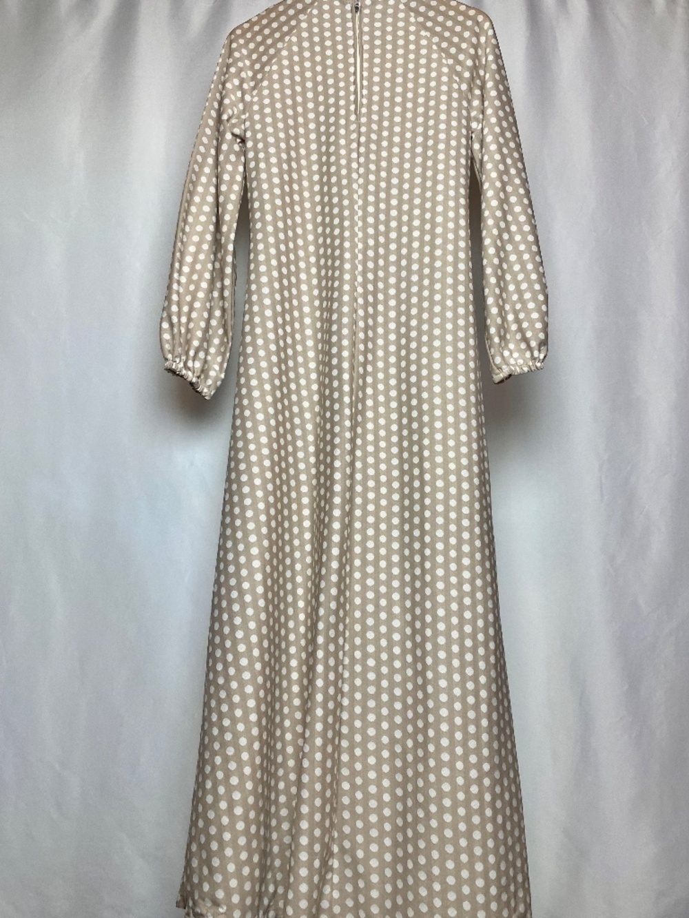 Vintage Womenʻs Hand Sewn Long Sleeved Neutral Polka Dot Muʻumuʻu Maxi Dress - Picture 9 of 11